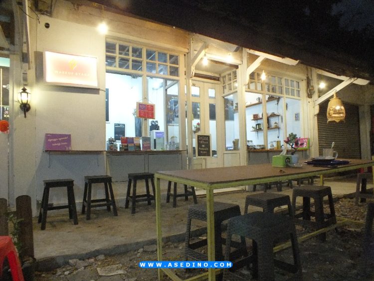 Kawasan Taman Sriwedari via Asedino, 1. Sate Buntel Bu Bejo Nikmatnya Tiada Tara, 2. Mantapnya Tengkleng Klewer Bu Edi, 3. Timlo Sastro Mantapnya Legendaris, 4. Selat Mbak Lies yang Sehat dan Nikmat, 5. Manis dan Legit Serabi Notosuman, 6. Tahok Pak Citro yang Yummie Banget, 7. Sate Kere Yu Rebi, 8. Segarnya Es Dawet Telasih Bu Dermi, 9. Brambang Asem Yu Sum, 10. Gudeg Gudeg Margoyudan BU KASNO, 11. Bebek Goreng H Slamet, 12. Warung Gongso Pusat, 13. Rumah Makan Oh La Vita, 14. OW Omah Wedangan, 15. Rumah Makan Dapur Solo, 16. Mang Engking Solo, 17. Rumah Makan Nini Thowong, 18. Rumah Makan Adem Ayem, 19. Tiga Tjeret Cafe Solo, 20. Menu Sate Kambing Mbok Galak solo, 21. Nasi Liwet Bu Wongso Lemu Solo, 22. Galabo Solo, 23. Ayam Bakar “Ojo Gelo”, 24. Bakso Alex, 25. Warung Gmah Ripah, 26. Wedangan Bung Klithik, 27. Mom Milk, 28. EAternity, 29. Kawasan Taman Sriwedari, 30. Daegu Korean Grill, 31. Niagara Sushi, 32. Bale Padi Resto, 33. Diamond Cafe, 34. Seafood Pak Petruk, 35. Sate Buntel Tambak Segaran, 36. Pasar Malam Ngarsopuro, 37. Selat Viens Solo, 38. Soto Gading, 39. Sambel Tumpang Bu Kis, 40. Tahu Kupat Solihin, 41. Bakso Kadipolo, 42. Tahu Kupat Pak Gombloh