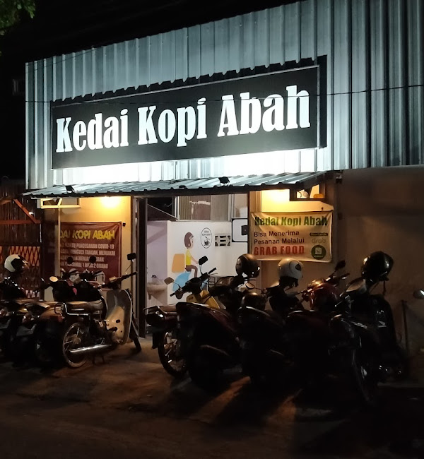 Kedai Kopi Abah via Google Maps, 1. Sweet Pea Cafe, 2. Sam Bistro, 3. Kakao Terang Bulan, 4. Dapur Roti, 5. Kuning Kitchen and Cafe, 6. Warung Bu Tia Sirah Kencong, 7. Kedai Kopi Abah, 8. Sego Contong, 9. Fajar Bakery &amp; Café, 10. Exo Ice Cream &amp; Coffee, 11. Friends Coffee House, 12. Cokelat Semoet Gelato , 13. Pempek Mamak Sanankulon, 14. Fx Labs Cafe n Resto, 15. Rollaas Café, 16. Redbox Cafe, 18. Tam Tree Blitar, 19. Nash Fern Cafe n Cake, 20. Route 55 Cafe (Tutup), 21. D’Pochi Cafe, 22. Cafe 17 Blitar, 23. Mahkota Coffee, 24. Waroeng Bale Bale (Tutup), 25. Trijaya Cafe, 26. Ron’s Coffee, 27. The Java Coffee Classic, 28. COFFEE TOP Cafe and Resto (Tutup), 29. Djodo Cafe, 30. Cafe 999, 31. AVA CAFE, 32. Plato Kafe (Tutup), 33. JAVA COFFEE CLASSIC, 34. Maxi Brilliant Cafe