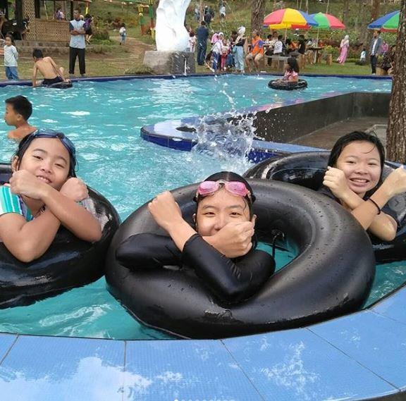 Kolam Renang, Informasi Umum, Harga Tiket Masuk Tenggir Park Karanganyar, Lokasi Tenggir Park Ngargoyoso karanganyar, Jam Operasional Tenggir Park Karanganyar, Pesona Keindahan Alam Kaki Gunung Lawu, Galeri Foto Tenggir Park