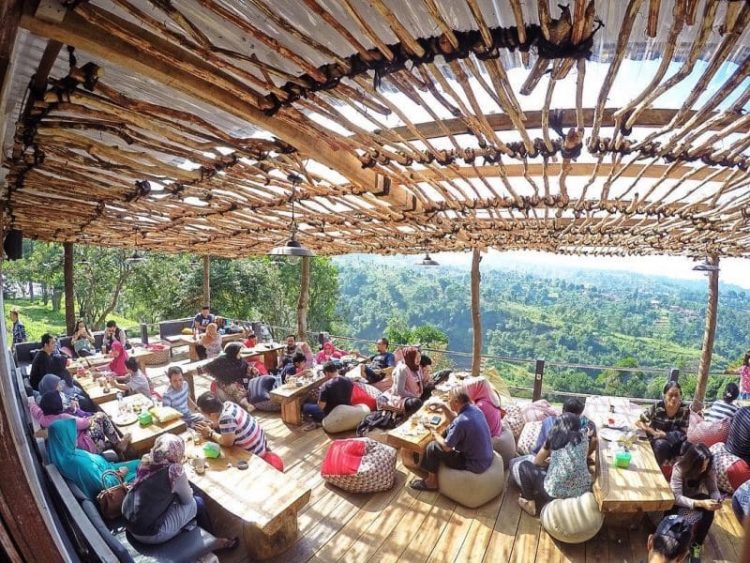 Lereng Anteng Panoramic Coffee via Trivindo, 1. Lereng Anteng Panoramic Coffee, 2. Lawangwangi Creative Space, 3. Imah Kopi, 4. Twig Cafe, 5. Kidang Nyaring, 6. Tafso Barn, 7. Pines Cafe (The Maribaya Lodge), 8. The Peak Resort Dining, 9. Backyard Resto, 10. Cafe D’Pakar, 11. Sapu Lidi Resto, 12. Maja House, 13. Cafe Burangrang, 14. Burgundy Dine, 15. The Stone Cafe, 16. Natural Resto And Strawberry Land, 17. Ikan Balap Resto, 18. Gubug Makan Mang Engking, 19. Black Khozie Coffee and Cafe, 20. Congo Gallery and Cafe, 21. Day n Nite, 22. Genesis Coffee, 23. Brew Coffee Farmhouse, 24. Maka Galery (Tutup), 25. Dago Bakery Punclut