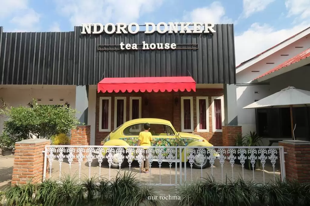 Ndoro Donker via Nur Rochma, Tempat Nongkrong di Solo yang Murah, Tempat Nongkrong Romantis di Solo, Tempat Nongkrong Asyik di Solo, Tempat Nongkrong Solo Malam Hari, Tempat Nongkrong Enak di Solo, Tempat Nongkrong di Solo 24 Jam, Cafe Unik Solo, Tempat Nongkrong di Solo ada WiFi
