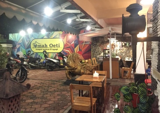 Omah Oeti, 1. Jungkir Balik Coffee, 2. Fresh Milk Sidoarjo, 3. Rupa-Rupa Food Trip, 4. D’Payung Cafe, 5. Omah Dewe Cafe, 6. Dock To Dock, 7. Jon’s Cafe and Coffee, 8. The Little a Coffee Shop, 9. Milkmoo Sidoarjo, 10. Cafe Karepmu, 11. Kedai Roti Bakar 543, 12. Kafe Kopi Sehat, 13. Kedai Panji, 14. OMKOPI, 15. Dolomiti Coffee, 16. Cafe Eat Rock, 17. Crita Lama, 18. Kedai Ahmed, 19. Shuga Cafe, 20. Cyclo Coffee, 21. Tozca Cafe, 22. Rolag Kopi Sidoarjo, 23. Ptrus Coffee Lab & Store, 24. Cafe Teko, 25. Omah Oeti, 26. Pizzank Cafe, 27. Cafe Favourite, 28. King Cafe, 29. Cafe Laverpuol Station Wareg, 30. Bliss Cafe, 31. Green Panda Krian, 32. Cafe Saudara Sekopi 2, 33. Bonk Cafe, 34. Intano Coffee Shop & Roastery