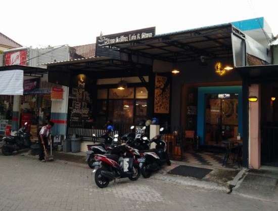 Ptrus Coffee Lab & Store, 1. Jungkir Balik Coffee, 2. Fresh Milk Sidoarjo, 3. Rupa-Rupa Food Trip, 4. D’Payung Cafe, 5. Omah Dewe Cafe, 6. Dock To Dock, 7. Jon’s Cafe and Coffee, 8. The Little a Coffee Shop, 9. Milkmoo Sidoarjo, 10. Cafe Karepmu, 11. Kedai Roti Bakar 543, 12. Kafe Kopi Sehat, 13. Kedai Panji, 14. OMKOPI, 15. Dolomiti Coffee, 16. Cafe Eat Rock, 17. Crita Lama, 18. Kedai Ahmed, 19. Shuga Cafe, 20. Cyclo Coffee, 21. Tozca Cafe, 22. Rolag Kopi Sidoarjo, 23. Ptrus Coffee Lab & Store, 24. Cafe Teko, 25. Omah Oeti, 26. Pizzank Cafe, 27. Cafe Favourite, 28. King Cafe, 29. Cafe Laverpuol Station Wareg, 30. Bliss Cafe, 31. Green Panda Krian, 32. Cafe Saudara Sekopi 2, 33. Bonk Cafe, 34. Intano Coffee Shop & Roastery