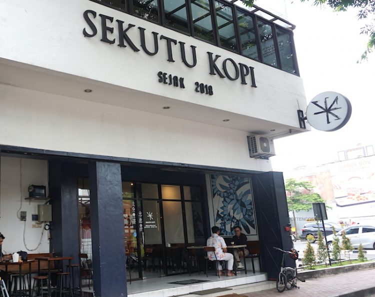 Sekutu Kopi via Ottencoffee, Tempat Ngopi di Solo Sampai Malam, Tempat Ngopi di The Park Solo, Tempat Ngopi yang Asik di Solo, Tempat Ngopi Siang Hari di Solo, Tempat Nongkrong di Solo Ada Wifi, Tempat Nongkrong di UMS Solo, Tempat Ngopi di Solo Lain