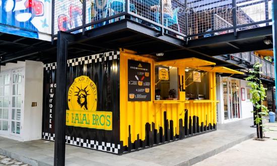 The Halal Bro via Tripadvisor - Tempat Nongkrong di Solo, Tempat Nongkrong di Solo yang Murah, Tempat Nongkrong Romantis di Solo, Tempat Nongkrong Asyik di Solo, Tempat Nongkrong Solo Malam Hari, Tempat Nongkrong Enak di Solo, Tempat Nongkrong di Solo 24 Jam, Cafe Unik Solo, Tempat Nongkrong di Solo ada WiFi