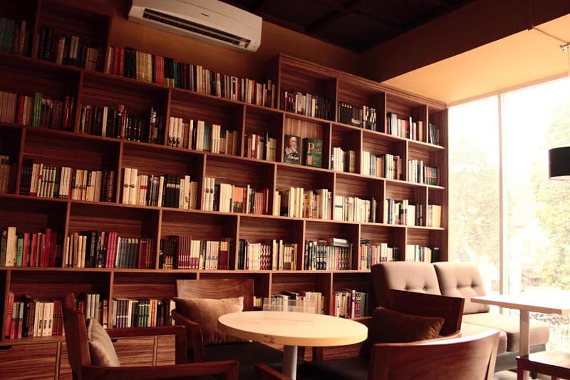 The Reading Room via Sonofmountmalang - cafe di Kemang, 1. Coffeewar, 2. Cutie Cats Cafe, 3. Antipodean Coffee, 4. Shisha Cafe, 5. Dia.Lo.Gue Cafe, 6. Lobbyn Kitchen and Bar, 7. Warung Pedes, 8. The Folks, 9. ECAPS, 10. Bukan Ruang, 11. Rumanami, 12. Feel Matcha, 13. Enatura Salad Bar & Store, 14. Nomi Coffee, 15. Acaraki Table, 16. Mood – Wellness Studio and Kitchen, 17. Amy and Cake, 18. Seed Cafe, 19. MOREAU Chocolatier’s Coffee, 20. Anomali Cafe Kemang, 21. The Reading Room, 22. 3K Coffee, 23. The Cat Cabin, 24. Kedai Kopi 89, 25. Chief Coffee Kemang, 26. Roti Bakar Kemang, 27. Ruang Seduh Kemang, 28. Goni Coffee, 29. Alenia Papua Coffee & Kitchen