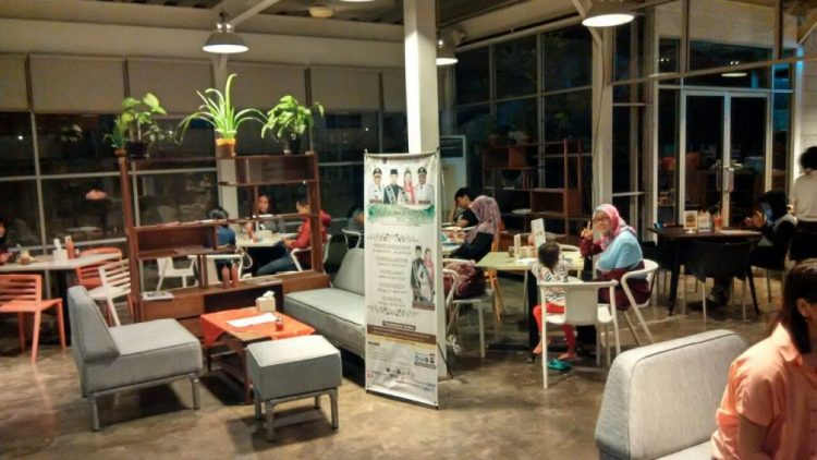 Warung Pasta Depok, 1. Warung Nako, Kopi Nako Depok, 2. JPW Cafe & Garden, 3. Coffee Toffee Margonda 1, 4. Warung Pasta Depok, 5. Kopi Bar, 6. Warung Pancong Mang Kumis & Mang Dadang, 7. Waroeng SS Spesial Sambal, 8. Sop Duren Margonda, 9. Jacob Koffie Huis, 10. Beranda Depok Cafe & Resto, 11. LOUIS CAFE, 12. Warunk Upnormal Margonda, 13. Dadi’s Coffee Garden, 14. Kopi Kotak, 15. Tibumi Kopi, 16. Warkop Pancong, 17. Ghawil Cafe & Coffee, 18. Shirin The Arabian Resto, 19. Green T, 20. Kedai Kopi Fulcaff, 21. Kedai Pancong Lava, 22. Kedai Kopi Kimung, 23. Delysh Coffee, 24. Oseyo, 25. VolksMilk Raden Sanim, 26. Gotti Pizza & Coffee Sukmajaya, 27. Gokana Ramen & Teppan