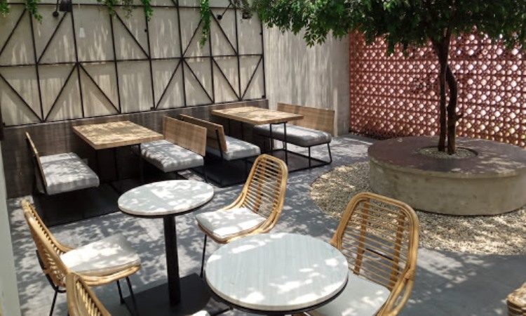 Acaraki via Google Maps Ridho Putra Gunawan, 1. Cafe Batavia, 2. Ali Kopi Cafe & Roastery, 3. Cafe Strawberry, 4. Crematology Coffee Roasters, 5. Onni House Jakarta, 6. Kedai Seni Djakarte, 7. Dancing Goat Coffee Co., 8. Sudutsatu Cafe, 9. Tuttonero Coffee and Eat, 10. Kopitagram – Tomang, 11. Libero (Coffee • Kitchen • Gelato), 12. KOI The, 13. Beatrice Quarters, 14. Kaneel Cafe, 15. Guten Morgen Coffee Lab, 16. Djournal Coffee, 17. Koultoura Coffee – Wang Plaza, 18. Tantular Cafe, 19. Common Grounds Neo Soho, 20. Dinobites Cafe, 21. Wj de Cafe, 22. Coteca, 23. Papa & Mama Bistro and Coffee, 24. Excelso Coffee – Puri Indah Mall, 25. Tamani Cafe, 26. Koultura Kopie, 27. EVLOGIA CAFE & CO, 28. Wyl’s Kitchen – Veranda Residence Puri, 29. Tony Roma’s Pesanggrahan, 30. Teras Koepi, 31. Kopi Lalu, 32. Vilo Artisan Gelato, 33. Rame Coffee & Eatery, 34. Sinilagi – Food and Coffee, 35. O’Good Coffee & Eatery, 36. Tanatap Coffee Meruya, 37. Acaraki, 38. DAKARA COFFEE AND TEA, 39. Gins.co Cafe