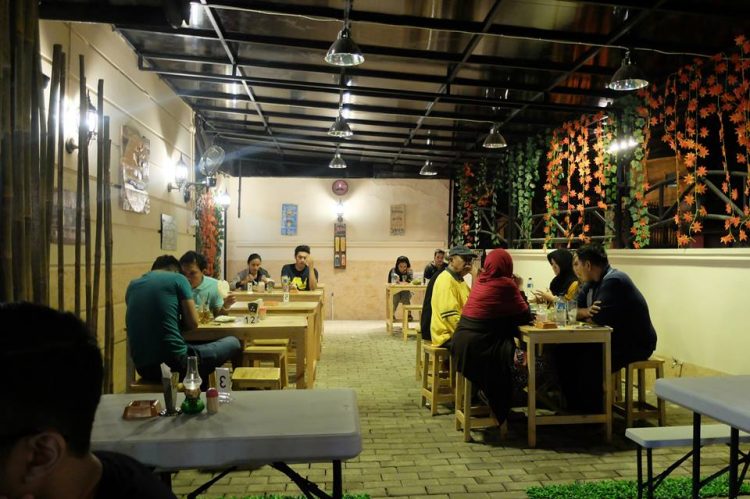 Angkringan Ampiran 3, 1. Eling Bening, 2. Nestcology Land of Gastronomy, 3. Rice and Shine, 4. Sop Iwak (Sowak), 5. Sate Taichan Naga, 6. Waroeng Semawis, 7. Angkringan Ampiran 3, 8. Mangut Welut Warung Bu Nasima, 9. Bebek Goreng Pak Thori, 10. Soto Bangkong, 11. TCO Resto Steak and Seafood, 12. Gulai Kepala Ikan Pak Untung, 13. Gudeg Abimanyu, 14. Pujasera Simpang Lima, 15. Toko Oen, 16. Nasi Kucing Pak Gik, 17. Pesta Keboen, 18. Gama Ikan Bakar dan Seafood, 19. Gama Candi Resto, 20. KoenoKoeni Café Gallery, 21. White Rabbit Dessert, 22. Nasi Ayam Bu Widodo, 23. Kedai Beringin, 24. Ikan Bakar Cianjur, 25. Kampoeng Menara Resto, 26. Hanamasa, 27. Social Canteen, 28. Rustico Kitchen and Bar, 29. Mie Clubbing, 30. Met Duck Brunch & Dinner, 31. Itik Emas Resto, 32. The Salt Resto and Bar, 33. Seven Bistro & Cafe, 34. Sambal Sereh, 35. Richeese Factory, 36. Food Court Java Mall, 37. Seoul Palace, 38. Menur Bistro, 39. Stove Syndicate, 40. Warung Makan Mbok Nah, 41. Sambel Angklo, 42. Grill on Resto, 43. Waroeng Kaligarong, 44. The Hills Dining Restaurant, 45. Kampung Laut, 46. Bowery & Eastman, 47. AtoZ Bar Wine & Brasserie, 48. Tandhok Ribs & Coffee, 49. Sate Sapi Pak Kempleng, 50. Carnivore Sky Bar & Grill, 51. Sky Line Lounge & Exclusive Dining