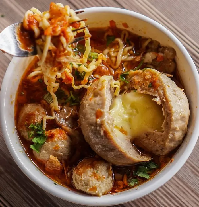 Bakso Urat Pak Unyil via Detik Food, 1. Warung Bakso Menot Wonogiri, 2. Bakso Titoti, 3. Bakso Solo Samrat, 4. Nikki Bakso Daging Sapi, 5. Bakso Gondrong, 6. Mie Ayam Bakso Yunus, 7. Bakso JWR Express Kemang, 8. Candik Ayu Bakso Rahayu, 9. Bakso Urat Pak Unyil, 10. Bakso Boedjangan, 11. A Fung Baso Sapi Asli