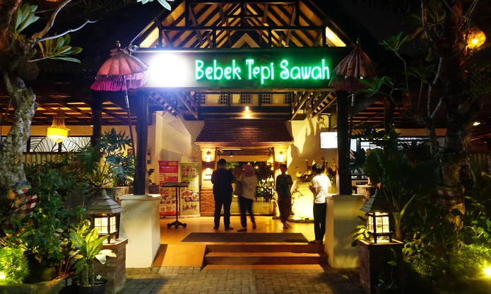 Tempat Makan Enak di Surabaya, Tempat Makan Berupa Cafe di Surabaya, Tempat Wisata di Surabaya , Oleh-oleh Khas Surabaya , Makanan Khas Surabaya 
