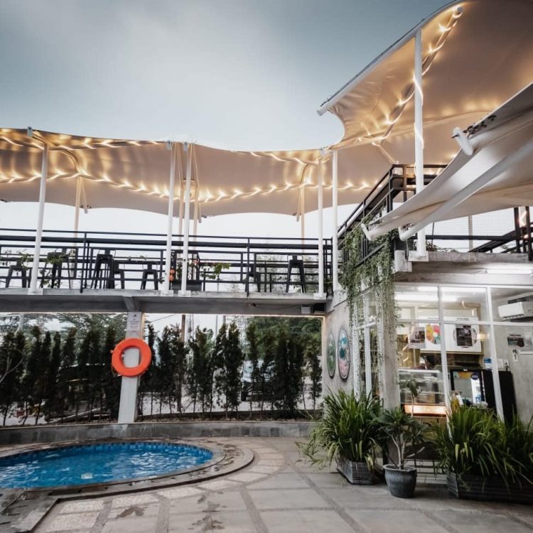 Bell’s Coffee & Snack - Tempat Nongkrong di Sentul, 1. Foresthree, 2. Finch Sentul, 3. Aurora Mansion Café Sentul, 4. Popolo Coffee Sentul, 5. Anthology Coffee & Tea, 6. Melting Pot, 7. Les Miettes, 8. Talaga Kuring, 9. Kampoeng Koneng, 10. Warung Nako, 11. Sawah Segar Resto & Nursery, 12. Mandapa Kirana Resort & Restaurant, 13. Serai Café, 14. Gudang Koleksi Antique & Food, 15. Pelangi Café & Resto, 16. Giuliani Resto, 17. Cohere, 18. Edensor Hills Cafe & Resto, 19. Bell’s Coffee & Snack