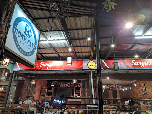 Bonk Cafe via Top Rated Online - Tempat Nongkrong di Sidoarjo, 1. Alun – Alun Kabupaten Sidoarjo, 2. The Rooster Coffee, 3. Wachitoo Coffee, 4. 45 Coffee Shop Grha Kopi Nusantara, 5. Jon’s Cafe #TamanPinang, 6. Kedai Tepi Teras, 7. Jungkir Balik Coffee, 8. Makmu Sidoarjo, 9. The Little A Coffee Shop, 10. Bonk Cafe, 11. Vox Populi Coffee, 12. Ame Coffee, 13. Kofibrik Diponegoro Sidoarjo, 14. Abah Choi Kopi Sidoarjo, 15. Tempat Kumpul Cafe, 16. Dna Coffee Distrik HK, 17. Crita Lama Kopi, 18. Omah Oeti Tempat Makan dan Ngopi, 19. Indische 1931 Coffee &amp; Roaster, 20. Shuga Cafe, 21. House Of Dorkas (HOD), 22. LB Street Cafe (Tutup), 23. Cafe Kayu Manis, 24. Dolomiti Ice Cream &amp; Resto, 25. Fresh Milk Sidoarjo, 26. Kopi kimi, 27. Pagi Pagi Coffee &amp; Eatery, 28. KOPI SOWAN, 29. Vox Populi Coffee And Eatery, 30. Manis ae Coffee &amp; Space, 31. D’payung, 32. Warung’E Dony, 33. Kedai Ahmed, 34. Katfe Sedati, 36. Gila Kopi Prospero, 37. Angkringan Pendopo Wetan