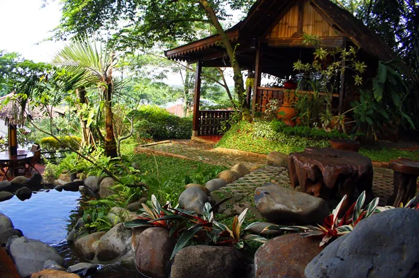 Bukit Pelayangan Resto via Kompasiana