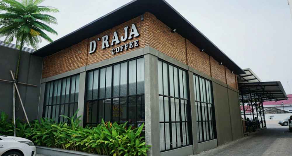 D’Raja Coffee Foto by Majalan Ottencoffee, 1. Champion Cafe Medan, 2. Coffee Hitam Putih, 3. Sosmed Cafe Abdullah Lubis, 4. Serayu Coffee, 5. Coffee Box Palang Merah, 6. Ben’s Cafe (Tutup Sementara), 7. Opal Coffee, 8. Jinjit Coffee and bistro, 9. Macehat Coffee, 10. The L.Co Coffee, 11. Lekker Urban Food House Putri Hijau, 12. The Thirty-Six , 13. Desadesa Resto, 14. Cafe Rumah Pohon, 15. Kito Garden Cafe & Resto, 16. Opal Coffee, 17. D’Raja Coffee, 18. Roemah Kopi Wak Noer, 19. Junction Cafe, 20. Brothers Cafe, 21. Tropical Rooftop, 22. House of Brew, 23. Monk’s Coffee Roasters, 24. Kalasua Coffee and Eatery, 25. L’Tropico by Haban, 26. The Edge Restaurant, 27. Lavender The Purple, 28. At Pound, 29. Vulcanic Resto & Bar, 30. Level 02 Rooftop, 31. Purezza Cafe ( Non Halal), 32. Kinley Bistro, 33. Me & Coffee Works, 34. TableTop Board Game Cafe, 35. Kopi Kok Tong Siantar, 36. Kohi91, 37. Arata Coffee, 38. Havana Cafe, 39. Cafe Jalan Semarang
