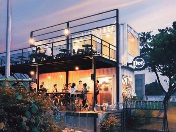 December Coffee - tempat nongkrong di Tangerang, Tempat Nongkrong di Tangerang yang Murah, Tempat Nongkrong Malam di Tangerang, Tempat Nongkrong di Pamulang, Cafe Romantis di Tangerang, Tempat Nongkrong di Tangerang Selatan, Tempat Nongkrong di Tangerang