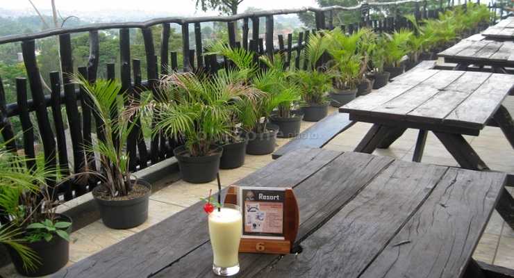 De’tuik Garden Cafe dan Resto, Cafe di Bandung Malam Hari, Tempat Nongkrong di Bandung 24 Jam, Cafe di Bandung yang Murah, Cafe Outdoor di Bandung, Tempat Nongkrong yang Asyik di Bandung, Cafe di Pasteur Bandung, Rekomendasi Tempat Nongkrong di Bandung, Rekomendasi Cafe Hits di Bandung