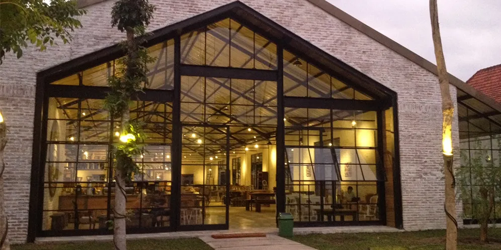 Epic Coffee & Epilog Furniture, Tempat Ngopi di Jogja Murah, Tempat Ngopi di Jogja Malam Hari, Tempat Ngopi Enak Jogja, Tempat Ngopi Terkenal di Jogja, Tempat Ngopi Unik Jogja, Tempat Ngopi Wifi Jogja, Tempat Nongkrong Ngopi Jajanan di Jogja, Rekomendasi Tempat Ngopi Hits di Jogja