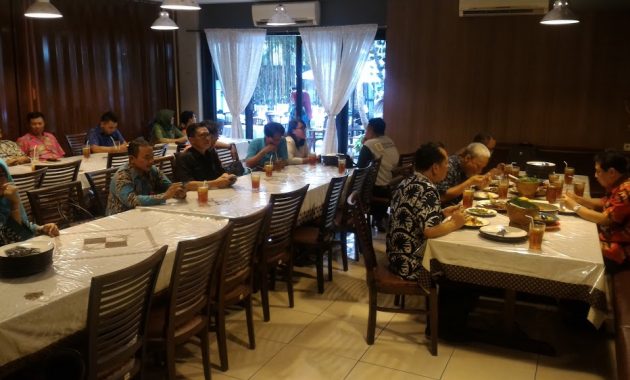 Gama Ikan Bakar dan Seafood 2 pos asi, 1. Eling Bening, 2. Nestcology Land of Gastronomy, 3. Rice and Shine, 4. Sop Iwak (Sowak), 5. Sate Taichan Naga, 6. Waroeng Semawis, 7. Angkringan Ampiran 3, 8. Mangut Welut Warung Bu Nasima, 9. Bebek Goreng Pak Thori, 10. Soto Bangkong, 11. TCO Resto Steak and Seafood, 12. Gulai Kepala Ikan Pak Untung, 13. Gudeg Abimanyu, 14. Pujasera Simpang Lima, 15. Toko Oen, 16. Nasi Kucing Pak Gik, 17. Pesta Keboen, 18. Gama Ikan Bakar dan Seafood, 19. Gama Candi Resto, 20. KoenoKoeni Café Gallery, 21. White Rabbit Dessert, 22. Nasi Ayam Bu Widodo, 23. Kedai Beringin, 24. Ikan Bakar Cianjur, 25. Kampoeng Menara Resto, 26. Hanamasa, 27. Social Canteen, 28. Rustico Kitchen and Bar, 29. Mie Clubbing, 30. Met Duck Brunch & Dinner, 31. Itik Emas Resto, 32. The Salt Resto and Bar, 33. Seven Bistro & Cafe, 34. Sambal Sereh, 35. Richeese Factory, 36. Food Court Java Mall, 37. Seoul Palace, 38. Menur Bistro, 39. Stove Syndicate, 40. Warung Makan Mbok Nah, 41. Sambel Angklo, 42. Grill on Resto, 43. Waroeng Kaligarong, 44. The Hills Dining Restaurant, 45. Kampung Laut, 46. Bowery & Eastman, 47. AtoZ Bar Wine & Brasserie, 48. Tandhok Ribs & Coffee, 49. Sate Sapi Pak Kempleng, 50. Carnivore Sky Bar & Grill, 51. Sky Line Lounge & Exclusive Dining
