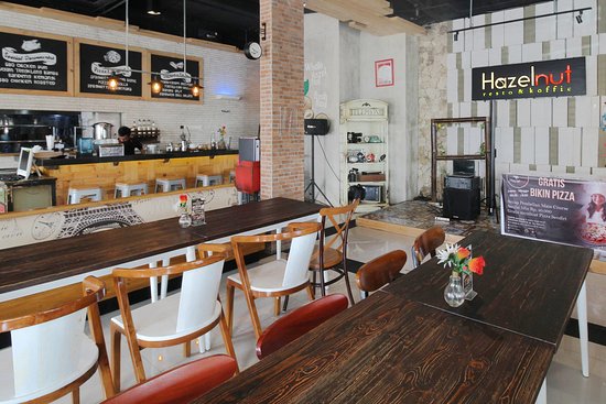 Hazelnut Resto dan Coffee via Tripadvisor, 1. Pondok Kopi Umbul Sidomukti, 2. Laker’s Resto (Zonk), 3. Resto The Tavern (Non Halal), 4. KoenoKoeni Café Gallery, 5. D’Blasteran “Nostalgia Rasa”, 6. Eastmen Coffee House, 7. Kedai Amarta, 8. Lind’s Ice Cream Café & Resto, 9. Joglo Agung Resto and Gallery, 10. Strada Coffee, 11. Sakapatat Beer Garden & Resto (Non Halal), 12. The Blue Lotus Coffee House & Restaurant, 13. Converso Coffee & Eatery, 14. Anantari Coffee, 15. RV cafe 24 hours & Swingle Bar, 16. Valle Pizza E Resto, 17. The Hills Dining Restaurant, 18. Tower Cafe (Zonk), 19. Antara Kata Coffee, 20. Han’s Kopi, 21. Mr. K Café Gombel, 22. Bleu Sky Lounge, 23. Tepian Kopi, 24. Beachday, 25. HW Livehouse Semarang, 26. Layang Layang Resto & Rooftop Bar, 27. Nine Yards, 28. Cimory on The Valley, 29. Hazelnut Resto dan Coffee