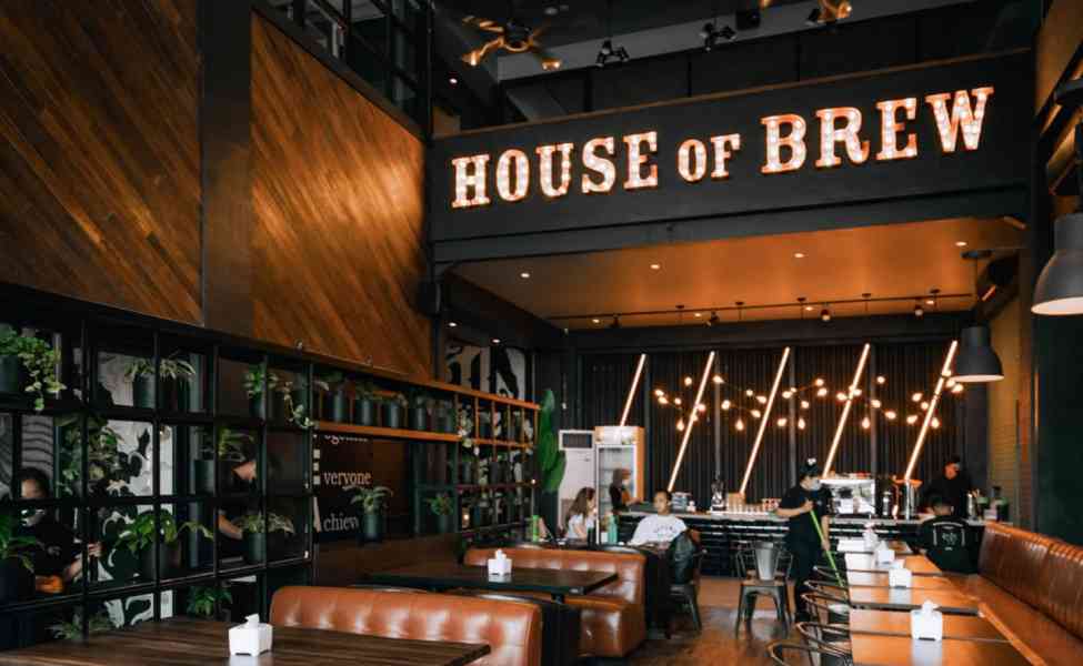 House of Brew via Facebook, 1. Champion Cafe Medan, 2. Coffee Hitam Putih, 3. Sosmed Cafe Abdullah Lubis, 4. Serayu Coffee, 5. Coffee Box Palang Merah, 6. Ben’s Cafe (Tutup Sementara), 7. Opal Coffee, 8. Jinjit Coffee and bistro, 9. Macehat Coffee, 10. The L.Co Coffee, 11. Lekker Urban Food House Putri Hijau, 12. The Thirty-Six , 13. Desadesa Resto, 14. Cafe Rumah Pohon, 15. Kito Garden Cafe & Resto, 16. Opal Coffee, 17. D’Raja Coffee, 18. Roemah Kopi Wak Noer, 19. Junction Cafe, 20. Brothers Cafe, 21. Tropical Rooftop, 22. House of Brew, 23. Monk’s Coffee Roasters, 24. Kalasua Coffee and Eatery, 25. L’Tropico by Haban, 26. The Edge Restaurant, 27. Lavender The Purple, 28. At Pound, 29. Vulcanic Resto & Bar, 30. Level 02 Rooftop, 31. Purezza Cafe ( Non Halal), 32. Kinley Bistro, 33. Me & Coffee Works, 34. TableTop Board Game Cafe, 35. Kopi Kok Tong Siantar, 36. Kohi91, 37. Arata Coffee, 38. Havana Cafe, 39. Cafe Jalan Semarang