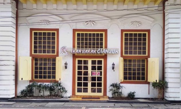 Ikan Bakar Cianjur, 1. Eling Bening, 2. Nestcology Land of Gastronomy, 3. Rice and Shine, 4. Sop Iwak (Sowak), 5. Sate Taichan Naga, 6. Waroeng Semawis, 7. Angkringan Ampiran 3, 8. Mangut Welut Warung Bu Nasima, 9. Bebek Goreng Pak Thori, 10. Soto Bangkong, 11. TCO Resto Steak and Seafood, 12. Gulai Kepala Ikan Pak Untung, 13. Gudeg Abimanyu, 14. Pujasera Simpang Lima, 15. Toko Oen, 16. Nasi Kucing Pak Gik, 17. Pesta Keboen, 18. Gama Ikan Bakar dan Seafood, 19. Gama Candi Resto, 20. KoenoKoeni Café Gallery, 21. White Rabbit Dessert, 22. Nasi Ayam Bu Widodo, 23. Kedai Beringin, 24. Ikan Bakar Cianjur, 25. Kampoeng Menara Resto, 26. Hanamasa, 27. Social Canteen, 28. Rustico Kitchen and Bar, 29. Mie Clubbing, 30. Met Duck Brunch & Dinner, 31. Itik Emas Resto, 32. The Salt Resto and Bar, 33. Seven Bistro & Cafe, 34. Sambal Sereh, 35. Richeese Factory, 36. Food Court Java Mall, 37. Seoul Palace, 38. Menur Bistro, 39. Stove Syndicate, 40. Warung Makan Mbok Nah, 41. Sambel Angklo, 42. Grill on Resto, 43. Waroeng Kaligarong, 44. The Hills Dining Restaurant, 45. Kampung Laut, 46. Bowery & Eastman, 47. AtoZ Bar Wine & Brasserie, 48. Tandhok Ribs & Coffee, 49. Sate Sapi Pak Kempleng, 50. Carnivore Sky Bar & Grill, 51. Sky Line Lounge & Exclusive Dining