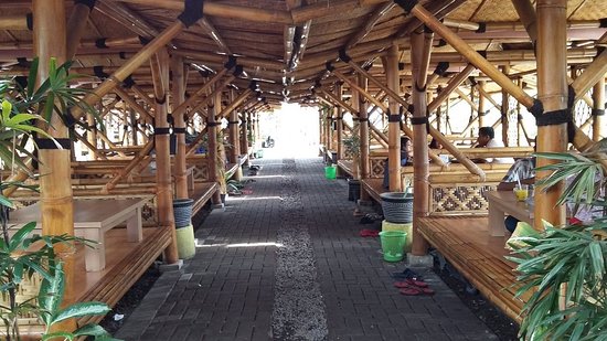 Ikan Bakar Rumadi via Tripadvisor, Tempat Makan Enak di Surabaya, Tempat Makan Berupa Cafe di Surabaya, Tempat Wisata di Surabaya , Oleh-oleh Khas Surabaya , Makanan Khas Surabaya 