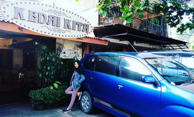 Kedai Kita via IG @salsamaramis, 1. Cimory Riverside, 2. Momomilk Barn, 3. Lusso Cafe &amp; Resto, 4. Saung Kuring, 5. De Leuit, 6. Toge Goreng Mang Gebro, 7. Lemongrass, 8. Rumah Air Bogor, 9. Death By Chocolate Bogor (TUTUP), 10. Nicole’s Kitchen &amp; Lounge, 11. Pia Apple Pie, 12. Two Stories, 13. Warung Gumbira, 14. Bale Kabayan (TUTUP), 15. Cafe Gumati, 16. Kedai Soto Ibu Rahayu, 17. Laksa Bogor Gang Aut, 18. Bakso Kikil Pak Jaka, 19. DGlock, 20. Daily Dose Coffee &amp; Eatery, 21. Monarchy Bistro, 22. Cafe Dedaunan, 23. Kedai Kita, 24. Sop Buntut Mang UU, 25. Meranti Restaurant, 26. De Saung, 27. Daiji Ramen, 28. Cabana Café, 29. Food Gallery BTM, 30. Boogie Cafe, 31. Pondok Sate Tongseng Assalam, 32. Bakso PMI, 33. Resto Solo, 34. Warung Tam@n, 35. Mie Ayam Baso Bangka “AL”, 36. Culinaire Van Bogor, 37. Ah Poong (Pasar Apung Sentul City) Food Court, 38. Peppino House Resto, 39. Royal Bakery &amp; Café, 40. Lemon8 Cafe, 41. The Place, 42. Toastea Cafe, 43. De Salman Resto, 44. Lusso Café &amp; Resto, 45. Cyrano Café, 46. Waroenk Talubi, 47. Gurih 7 Bogor – Saung Lesehan &amp; Kuliner Sunda