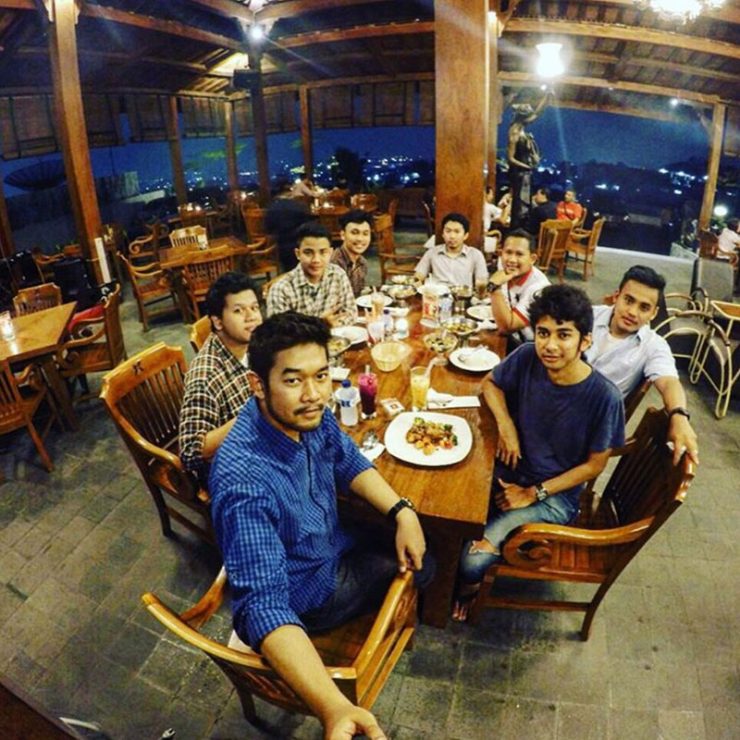 KoenoKoeni Café Gallery via iG @setiawanadityans, 1. Pondok Kopi Umbul Sidomukti, 2. Laker’s Resto (Zonk), 3. Resto The Tavern (Non Halal), 4. KoenoKoeni Café Gallery, 5. D’Blasteran “Nostalgia Rasa”, 6. Eastmen Coffee House, 7. Kedai Amarta, 8. Lind’s Ice Cream Café & Resto, 9. Joglo Agung Resto and Gallery, 10. Strada Coffee, 11. Sakapatat Beer Garden & Resto (Non Halal), 12. The Blue Lotus Coffee House & Restaurant, 13. Converso Coffee & Eatery, 14. Anantari Coffee, 15. RV cafe 24 hours & Swingle Bar, 16. Valle Pizza E Resto, 17. The Hills Dining Restaurant, 18. Tower Cafe (Zonk), 19. Antara Kata Coffee, 20. Han’s Kopi, 21. Mr. K Café Gombel, 22. Bleu Sky Lounge, 23. Tepian Kopi, 24. Beachday, 25. HW Livehouse Semarang, 26. Layang Layang Resto & Rooftop Bar, 27. Nine Yards, 28. Cimory on The Valley, 29. Hazelnut Resto dan Coffee