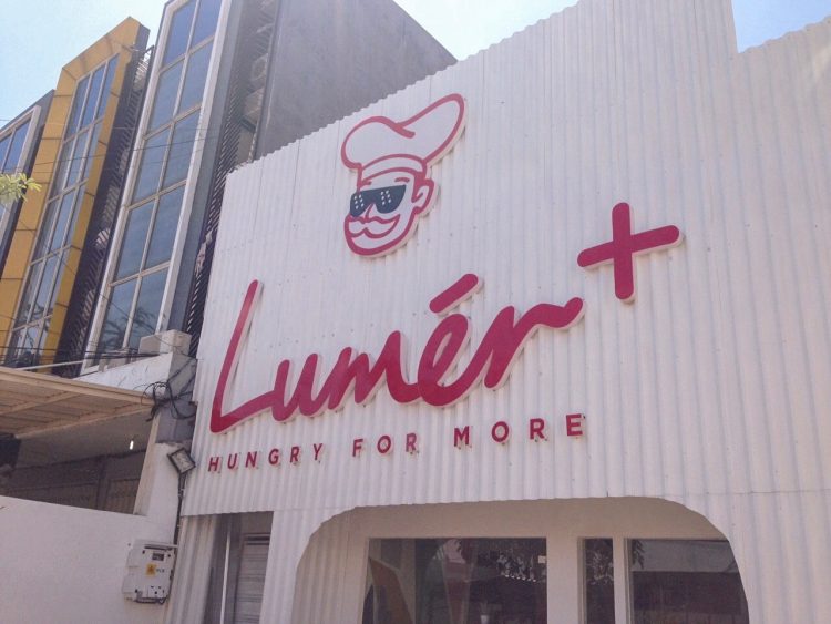 Lumer Cafe via Heyimariella, Tempat Makan Enak di Surabaya, Tempat Makan Berupa Cafe di Surabaya, Tempat Wisata di Surabaya , Oleh-oleh Khas Surabaya , Makanan Khas Surabaya 