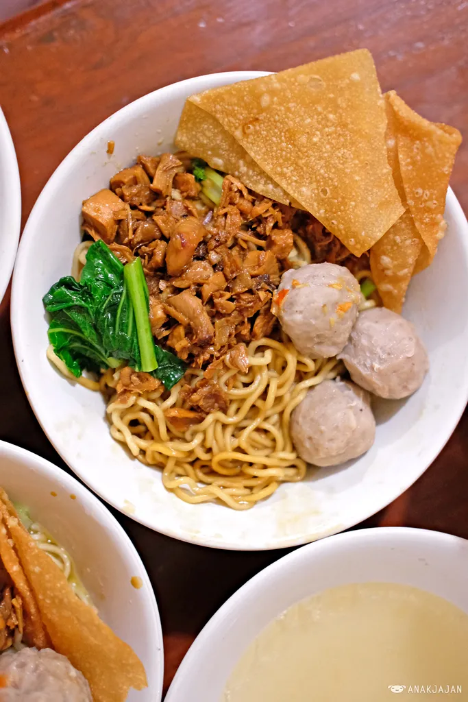 Mie Ayam Bakso Yunus via Anak Jajak, 1. Warung Bakso Menot Wonogiri, 2. Bakso Titoti, 3. Bakso Solo Samrat, 4. Nikki Bakso Daging Sapi, 5. Bakso Gondrong, 6. Mie Ayam Bakso Yunus, 7. Bakso JWR Express Kemang, 8. Candik Ayu Bakso Rahayu, 9. Bakso Urat Pak Unyil, 10. Bakso Boedjangan, 11. A Fung Baso Sapi Asli