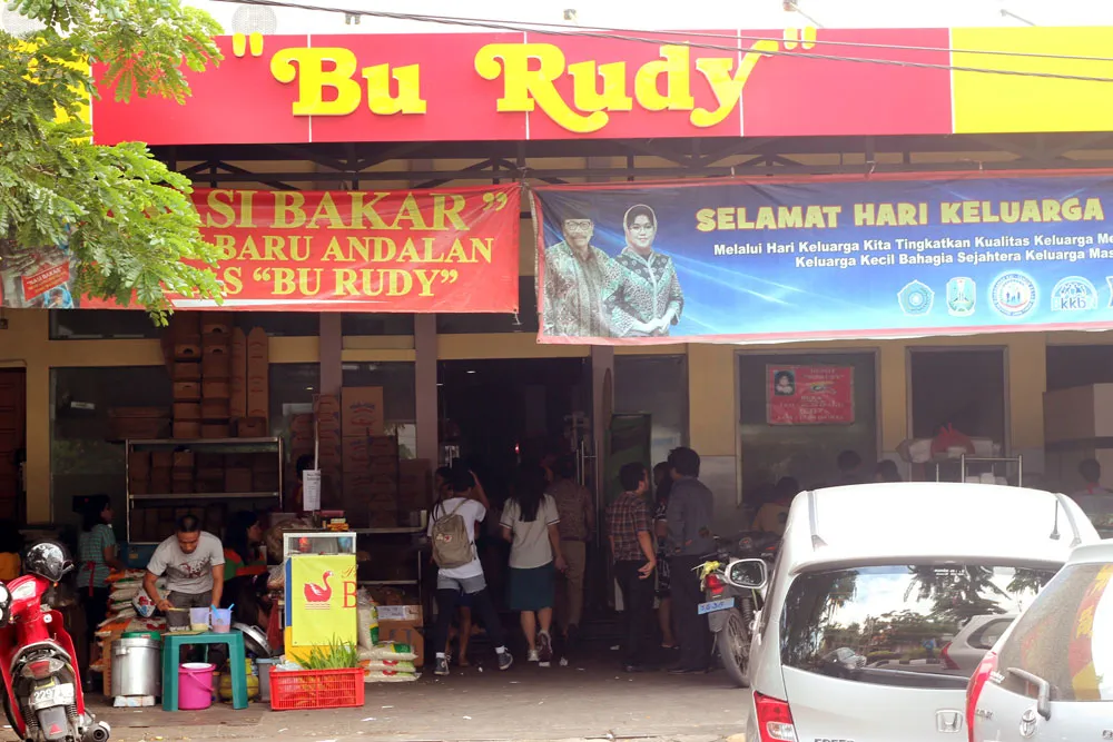 Nasi Udang Bu Rudy, Tempat Makan Enak di Surabaya, Tempat Makan Berupa Cafe di Surabaya, Tempat Wisata di Surabaya , Oleh-oleh Khas Surabaya , Makanan Khas Surabaya 