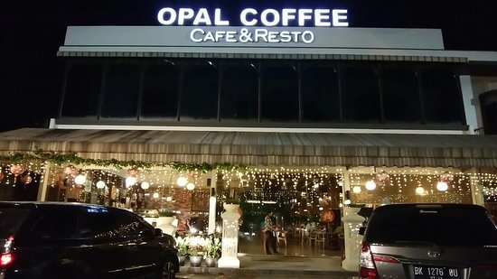 Opal Coffee, 1. Champion Cafe Medan, 2. Coffee Hitam Putih, 3. Sosmed Cafe Abdullah Lubis, 4. Serayu Coffee, 5. Coffee Box Palang Merah, 6. Ben’s Cafe (Tutup Sementara), 7. Opal Coffee, 8. Jinjit Coffee and bistro, 9. Macehat Coffee, 10. The L.Co Coffee, 11. Lekker Urban Food House Putri Hijau, 12. The Thirty-Six , 13. Desadesa Resto, 14. Cafe Rumah Pohon, 15. Kito Garden Cafe & Resto, 16. Opal Coffee, 17. D’Raja Coffee, 18. Roemah Kopi Wak Noer, 19. Junction Cafe, 20. Brothers Cafe, 21. Tropical Rooftop, 22. House of Brew, 23. Monk’s Coffee Roasters, 24. Kalasua Coffee and Eatery, 25. L’Tropico by Haban, 26. The Edge Restaurant, 27. Lavender The Purple, 28. At Pound, 29. Vulcanic Resto & Bar, 30. Level 02 Rooftop, 31. Purezza Cafe ( Non Halal), 32. Kinley Bistro, 33. Me & Coffee Works, 34. TableTop Board Game Cafe, 35. Kopi Kok Tong Siantar, 36. Kohi91, 37. Arata Coffee, 38. Havana Cafe, 39. Cafe Jalan Semarang