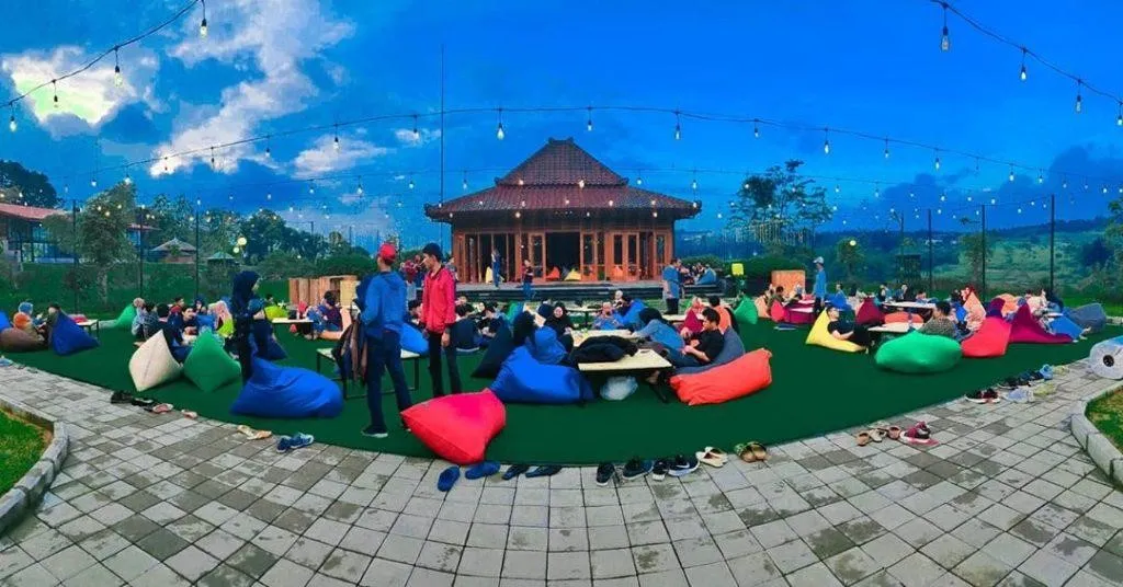 Pelangi Café & Resto - Tempat Nongkrong di Sentul, 1. Foresthree, 2. Finch Sentul, 3. Aurora Mansion Café Sentul, 4. Popolo Coffee Sentul, 5. Anthology Coffee & Tea, 6. Melting Pot, 7. Les Miettes, 8. Talaga Kuring, 9. Kampoeng Koneng, 10. Warung Nako, 11. Sawah Segar Resto & Nursery, 12. Mandapa Kirana Resort & Restaurant, 13. Serai Café, 14. Gudang Koleksi Antique & Food, 15. Pelangi Café & Resto, 16. Giuliani Resto, 17. Cohere, 18. Edensor Hills Cafe & Resto, 19. Bell’s Coffee & Snack
