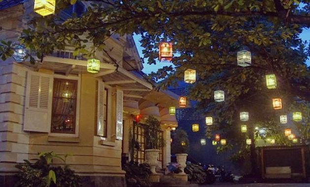 Pesta Keboen, 1. Eling Bening, 2. Nestcology Land of Gastronomy, 3. Rice and Shine, 4. Sop Iwak (Sowak), 5. Sate Taichan Naga, 6. Waroeng Semawis, 7. Angkringan Ampiran 3, 8. Mangut Welut Warung Bu Nasima, 9. Bebek Goreng Pak Thori, 10. Soto Bangkong, 11. TCO Resto Steak and Seafood, 12. Gulai Kepala Ikan Pak Untung, 13. Gudeg Abimanyu, 14. Pujasera Simpang Lima, 15. Toko Oen, 16. Nasi Kucing Pak Gik, 17. Pesta Keboen, 18. Gama Ikan Bakar dan Seafood, 19. Gama Candi Resto, 20. KoenoKoeni Café Gallery, 21. White Rabbit Dessert, 22. Nasi Ayam Bu Widodo, 23. Kedai Beringin, 24. Ikan Bakar Cianjur, 25. Kampoeng Menara Resto, 26. Hanamasa, 27. Social Canteen, 28. Rustico Kitchen and Bar, 29. Mie Clubbing, 30. Met Duck Brunch & Dinner, 31. Itik Emas Resto, 32. The Salt Resto and Bar, 33. Seven Bistro & Cafe, 34. Sambal Sereh, 35. Richeese Factory, 36. Food Court Java Mall, 37. Seoul Palace, 38. Menur Bistro, 39. Stove Syndicate, 40. Warung Makan Mbok Nah, 41. Sambel Angklo, 42. Grill on Resto, 43. Waroeng Kaligarong, 44. The Hills Dining Restaurant, 45. Kampung Laut, 46. Bowery & Eastman, 47. AtoZ Bar Wine & Brasserie, 48. Tandhok Ribs & Coffee, 49. Sate Sapi Pak Kempleng, 50. Carnivore Sky Bar & Grill, 51. Sky Line Lounge & Exclusive Dining