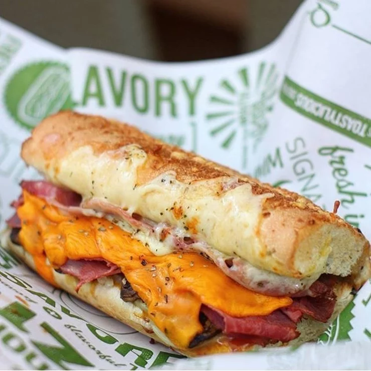 Quiznos Sub via Instagram.com @jktfoodbang - Tempat Nongkrong di Jakarta Timur
