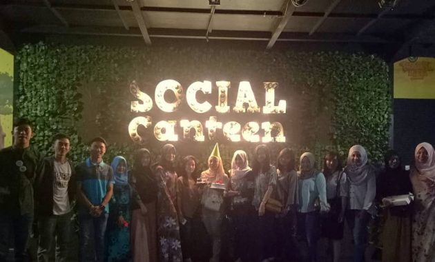 Social Canteen via Instagram.com @nonakusut, 1. Eling Bening, 2. Nestcology Land of Gastronomy, 3. Rice and Shine, 4. Sop Iwak (Sowak), 5. Sate Taichan Naga, 6. Waroeng Semawis, 7. Angkringan Ampiran 3, 8. Mangut Welut Warung Bu Nasima, 9. Bebek Goreng Pak Thori, 10. Soto Bangkong, 11. TCO Resto Steak and Seafood, 12. Gulai Kepala Ikan Pak Untung, 13. Gudeg Abimanyu, 14. Pujasera Simpang Lima, 15. Toko Oen, 16. Nasi Kucing Pak Gik, 17. Pesta Keboen, 18. Gama Ikan Bakar dan Seafood, 19. Gama Candi Resto, 20. KoenoKoeni Café Gallery, 21. White Rabbit Dessert, 22. Nasi Ayam Bu Widodo, 23. Kedai Beringin, 24. Ikan Bakar Cianjur, 25. Kampoeng Menara Resto, 26. Hanamasa, 27. Social Canteen, 28. Rustico Kitchen and Bar, 29. Mie Clubbing, 30. Met Duck Brunch & Dinner, 31. Itik Emas Resto, 32. The Salt Resto and Bar, 33. Seven Bistro & Cafe, 34. Sambal Sereh, 35. Richeese Factory, 36. Food Court Java Mall, 37. Seoul Palace, 38. Menur Bistro, 39. Stove Syndicate, 40. Warung Makan Mbok Nah, 41. Sambel Angklo, 42. Grill on Resto, 43. Waroeng Kaligarong, 44. The Hills Dining Restaurant, 45. Kampung Laut, 46. Bowery & Eastman, 47. AtoZ Bar Wine & Brasserie, 48. Tandhok Ribs & Coffee, 49. Sate Sapi Pak Kempleng, 50. Carnivore Sky Bar & Grill, 51. Sky Line Lounge & Exclusive Dining