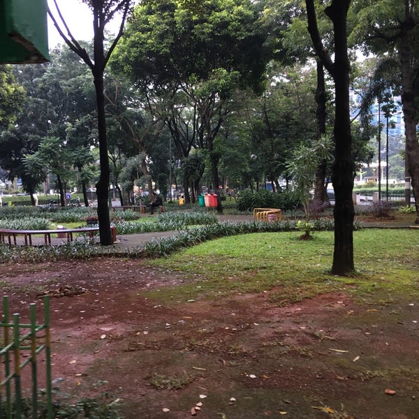 Taman Bakrie via Fourswuare, 1. Taman Dadap Merah, 2. Taman Spatodhea, 3. Taman Mataram, 4. Taman Langsat, 5. Taman Ayodya, 6. Taman Tabebuya, 7. Taman Spathodea, 8. Taman Puring, 9. Taman Swadharma, 10. Taman Margasatwa Ragunan, 11. Playparq, 12. Taman Tangkuban Perahu, 13. Taman Tebet, 14. Taman Bakrie, 15. Taman Martha Tiahahu, 16. Taman Gandaria Tengah , 17. Taman Maja, 18. Taman Salam, 19. Taman Tanjung, 20. Taman Papyrus, 21. Taman Tanjung 2