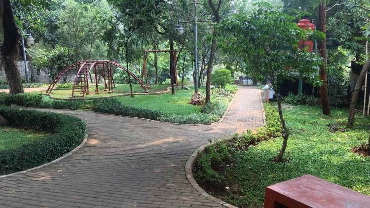 Taman Salam via Tagar, 1. Taman Dadap Merah, 2. Taman Spatodhea, 3. Taman Mataram, 4. Taman Langsat, 5. Taman Ayodya, 6. Taman Tabebuya, 7. Taman Spathodea, 8. Taman Puring, 9. Taman Swadharma, 10. Taman Margasatwa Ragunan, 11. Playparq, 12. Taman Tangkuban Perahu, 13. Taman Tebet, 14. Taman Bakrie, 15. Taman Martha Tiahahu, 16. Taman Gandaria Tengah , 17. Taman Maja, 18. Taman Salam, 19. Taman Tanjung, 20. Taman Papyrus, 21. Taman Tanjung 2