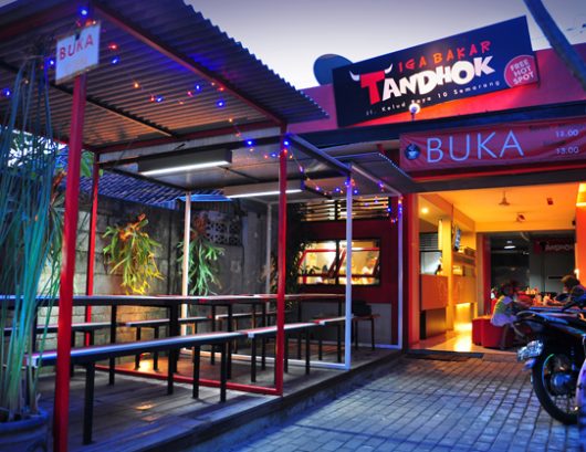 Tandhok Ribs & Coffee - Restoran di Semarang, 1. Eling Bening, 2. Nestcology Land of Gastronomy, 3. Rice and Shine, 4. Sop Iwak (Sowak), 5. Sate Taichan Naga, 6. Waroeng Semawis, 7. Angkringan Ampiran 3, 8. Mangut Welut Warung Bu Nasima, 9. Bebek Goreng Pak Thori, 10. Soto Bangkong, 11. TCO Resto Steak and Seafood, 12. Gulai Kepala Ikan Pak Untung, 13. Gudeg Abimanyu, 14. Pujasera Simpang Lima, 15. Toko Oen, 16. Nasi Kucing Pak Gik, 17. Pesta Keboen, 18. Gama Ikan Bakar dan Seafood, 19. Gama Candi Resto, 20. KoenoKoeni Café Gallery, 21. White Rabbit Dessert, 22. Nasi Ayam Bu Widodo, 23. Kedai Beringin, 24. Ikan Bakar Cianjur, 25. Kampoeng Menara Resto, 26. Hanamasa, 27. Social Canteen, 28. Rustico Kitchen and Bar, 29. Mie Clubbing, 30. Met Duck Brunch & Dinner, 31. Itik Emas Resto, 32. The Salt Resto and Bar, 33. Seven Bistro & Cafe, 34. Sambal Sereh, 35. Richeese Factory, 36. Food Court Java Mall, 37. Seoul Palace, 38. Menur Bistro, 39. Stove Syndicate, 40. Warung Makan Mbok Nah, 41. Sambel Angklo, 42. Grill on Resto, 43. Waroeng Kaligarong, 44. The Hills Dining Restaurant, 45. Kampung Laut, 46. Bowery & Eastman, 47. AtoZ Bar Wine & Brasserie, 48. Tandhok Ribs & Coffee, 49. Sate Sapi Pak Kempleng, 50. Carnivore Sky Bar & Grill, 51. Sky Line Lounge & Exclusive Dining