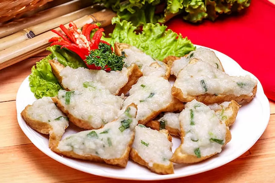 Tahu Pletok - oleh-oleh Khas Tegal, 1. Kacang Bogares , 2. Pilus Kletuk, 3. Manisan khas Guci, Cerme, 4. Kerupuk Antor , 5. Latopia/Latopnya , 6. Poci Tanah Liat , 7. Kaos Galgil, 8. Mug Tanah Liat, 9. Tahu Aci, 10. Kue Kamir, 11. Keripik Tahu, 12. Gemblong Ocar – Acir, 13. Olos, 14. GuCheez, 15. Kue Tempel, 16. Telur Asin, 17. Teh Khas Tegal, 18. Rempeyek, 19. Dodol Tegal, 20. Martabak Lebaksiu, 21. Glotak, 22. Tahu Pletok