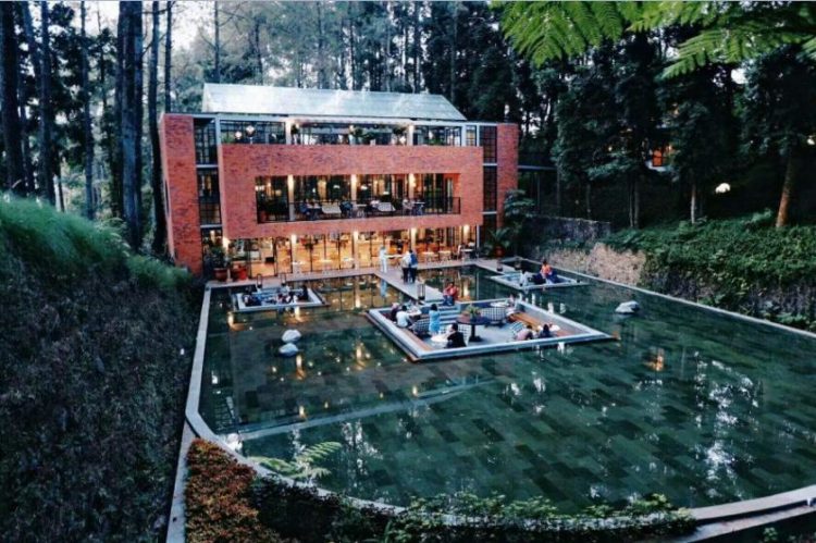The Lake House - Tempat Ngopi di Bogor, Tempat Ngopi Enak di Bogor, Tempat Ngopi Murah di Bogor, Tempat Ngopi Unik di Bogor, Tempat Ngopi Favorit di Daerah Bogor, Tempat Ngopi 24 Jam di Bogor