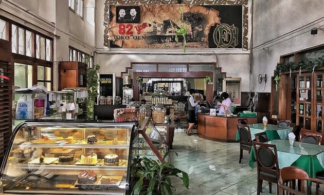 Toko Oen via Instagram.com @yohapdijaya, 1. Eling Bening, 2. Nestcology Land of Gastronomy, 3. Rice and Shine, 4. Sop Iwak (Sowak), 5. Sate Taichan Naga, 6. Waroeng Semawis, 7. Angkringan Ampiran 3, 8. Mangut Welut Warung Bu Nasima, 9. Bebek Goreng Pak Thori, 10. Soto Bangkong, 11. TCO Resto Steak and Seafood, 12. Gulai Kepala Ikan Pak Untung, 13. Gudeg Abimanyu, 14. Pujasera Simpang Lima, 15. Toko Oen, 16. Nasi Kucing Pak Gik, 17. Pesta Keboen, 18. Gama Ikan Bakar dan Seafood, 19. Gama Candi Resto, 20. KoenoKoeni Café Gallery, 21. White Rabbit Dessert, 22. Nasi Ayam Bu Widodo, 23. Kedai Beringin, 24. Ikan Bakar Cianjur, 25. Kampoeng Menara Resto, 26. Hanamasa, 27. Social Canteen, 28. Rustico Kitchen and Bar, 29. Mie Clubbing, 30. Met Duck Brunch & Dinner, 31. Itik Emas Resto, 32. The Salt Resto and Bar, 33. Seven Bistro & Cafe, 34. Sambal Sereh, 35. Richeese Factory, 36. Food Court Java Mall, 37. Seoul Palace, 38. Menur Bistro, 39. Stove Syndicate, 40. Warung Makan Mbok Nah, 41. Sambel Angklo, 42. Grill on Resto, 43. Waroeng Kaligarong, 44. The Hills Dining Restaurant, 45. Kampung Laut, 46. Bowery & Eastman, 47. AtoZ Bar Wine & Brasserie, 48. Tandhok Ribs & Coffee, 49. Sate Sapi Pak Kempleng, 50. Carnivore Sky Bar & Grill, 51. Sky Line Lounge & Exclusive Dining