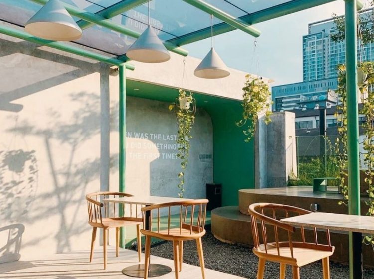 Up All Might, 1. Filosofi Kopi, 2. Warung MJS, 3. Lucky Cat Coffee & Kitchen, 4. Anomali Coffee, 5. Mamma Rosy, 6. Walking Drums, 7. Brown Fox Waffle & Coffee, 8. Twin House Cipete, 9. REN Coffee & Eatery, 10. Dia.Lo.Gue, 11. Toodz House, 12. Warung Nagih, 13. Pison Coffee Jakarta, 14. Dua Coffee Shop, 15. Hause Rooftop, 16. First Crack Coffee, 17. 1/15 – One Fifteenth Coffee, 18. Crematology Coffee Roaster, 19. Tanamera Coffee, 20. Kopi Manyar, 21. Pochajjang Korean BBQ Gandaria, 22. Six Ounces Coffee Panglima Polim, 23. Eighty Nine Eatery, Coffee & Spirits, 24. Kopi Bajawa Flores NTT, 25. Fillmore Coffee, 26. Sagaleh Coffee, 27. Pigeonhole Coffee, 28. Kampoeng Gallery, 29. Trafique Lifestyle Hub, 30. FJ On 7, 31. BEAU Bakery, 32. Warung Pedes, 33. Lobbyn Kitchen and Bar, 34. Up All Might, 35. Pasar Santa, 36. Sophie Authentique, 37. Lukulokal, 38. Monochrome Coffee Roastery, 39. Happiness Kitchen & Coffee Plaza Blok M