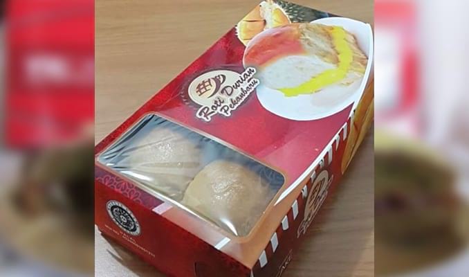 Viz Cake - Oleh-oleh khas Pekanbaru, 1. Pastel Ikan Patin , 2. Lempuk Durian , 3. Dodol Kedondong , 4. Keripik Nanas, 5. Lopek Legi, 6. Peyek Jangkrik, 7. Viz Cake, 8. Kue Bangkit , 9. Bolu Kemojo , 10. Ikan Asap Selais , 11. Batik Khas Pekanbaru, 12. Kaos, 13. Pancake Durian, 14. Souvenir (Gantungan Kunci), 15. Lopek Bugi, 16. Salai Ikan Patin, 17. Kerupuk Ikan Tenggiri, 18. Kacang Pukul, 19. Roti Jala, 20. Amplang Tenggiri, 21. Bolu Pisang, 22. Dodol Ketan Hitam, 23. Kerupuk Cabe, 24. Kue Sus Mr. Cream Puff, 25. Kue Talam Durian, 26. Culut Keju
