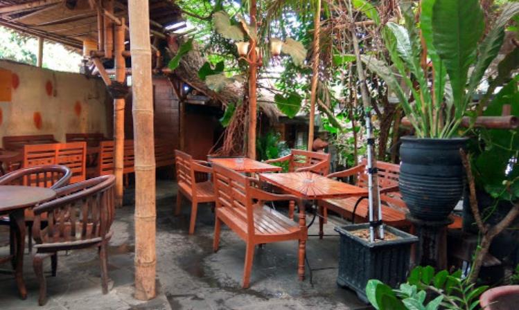 Warung Kopi Semesta, Tempat Ngopi di Jogja Murah, Tempat Ngopi di Jogja Malam Hari, Tempat Ngopi Enak Jogja, Tempat Ngopi Terkenal di Jogja, Tempat Ngopi Unik Jogja, Tempat Ngopi Wifi Jogja, Tempat Nongkrong Ngopi Jajanan di Jogja, Rekomendasi Tempat Ngopi Hits di Jogja