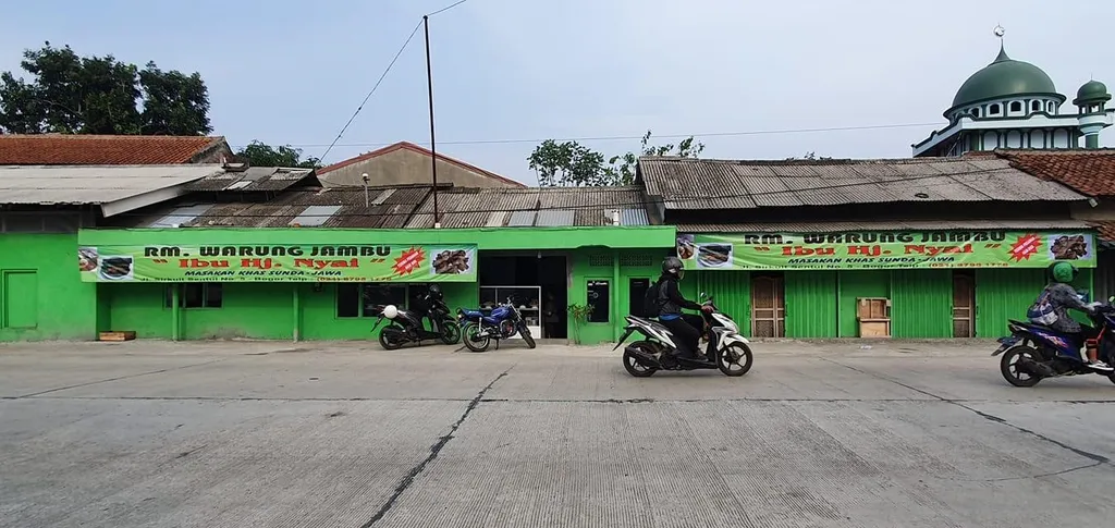 Warung Jambu Ibu Hj. Nyai, 1. Kampoeng Koneng, 2. Ikan Bakar Dalam Bumbu Karimata, 3. Talaga Kuring, 4. Gurame Cobek Mang Dayat, 5. RM. Warung Jambu Ibu HJ. Nyai, 6. Warung Sunda Sambal Dower, 7. Restoran Tumbar Jinten, 8. Mang Kabayan, 9. Warung Nasi Ampera, 10. Ikan Bakar Bambu Haur, 11. Ayam Kampung Neng Lela, 12. Parahyangan Hill, 13. Sop Djanda Special Sate Maranggi