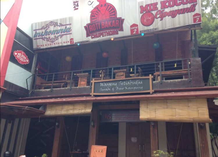 Warung Setiabudi, Cafe di Bandung Malam Hari, Tempat Nongkrong di Bandung 24 Jam, Cafe di Bandung yang Murah, Cafe Outdoor di Bandung, Tempat Nongkrong yang Asyik di Bandung, Cafe di Pasteur Bandung, Rekomendasi Tempat Nongkrong di Bandung, Rekomendasi Cafe Hits di Bandung