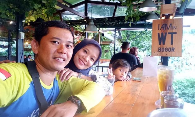 Warung Tam@n via IG @widabaret, 1. Cimory Riverside, 2. Momomilk Barn, 3. Lusso Cafe &amp; Resto, 4. Saung Kuring, 5. De Leuit, 6. Toge Goreng Mang Gebro, 7. Lemongrass, 8. Rumah Air Bogor, 9. Death By Chocolate Bogor (TUTUP), 10. Nicole’s Kitchen &amp; Lounge, 11. Pia Apple Pie, 12. Two Stories, 13. Warung Gumbira, 14. Bale Kabayan (TUTUP), 15. Cafe Gumati, 16. Kedai Soto Ibu Rahayu, 17. Laksa Bogor Gang Aut, 18. Bakso Kikil Pak Jaka, 19. DGlock, 20. Daily Dose Coffee &amp; Eatery, 21. Monarchy Bistro, 22. Cafe Dedaunan, 23. Kedai Kita, 24. Sop Buntut Mang UU, 25. Meranti Restaurant, 26. De Saung, 27. Daiji Ramen, 28. Cabana Café, 29. Food Gallery BTM, 30. Boogie Cafe, 31. Pondok Sate Tongseng Assalam, 32. Bakso PMI, 33. Resto Solo, 34. Warung Tam@n, 35. Mie Ayam Baso Bangka “AL”, 36. Culinaire Van Bogor, 37. Ah Poong (Pasar Apung Sentul City) Food Court, 38. Peppino House Resto, 39. Royal Bakery &amp; Café, 40. Lemon8 Cafe, 41. The Place, 42. Toastea Cafe, 43. De Salman Resto, 44. Lusso Café &amp; Resto, 45. Cyrano Café, 46. Waroenk Talubi, 47. Gurih 7 Bogor – Saung Lesehan &amp; Kuliner Sunda