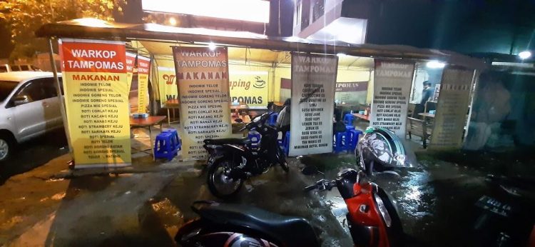 Warkop Tampomas via Retaurant Guru, Tempat Ngopi Enak di Bogor, Tempat Ngopi Murah di Bogor, Tempat Ngopi Unik di Bogor, Tempat Ngopi Favorit di Daerah Bogor, Tempat Ngopi 24 Jam di Bogor